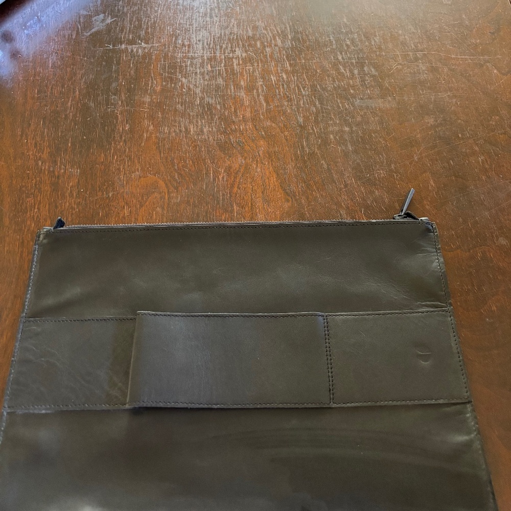 BLACK LEATHER LAPTOP ZIPPERED ENVELOPE/SLEEVE/CLUTCH - FITS 13" LAPTOP - NWOT - Picture 6 of 13